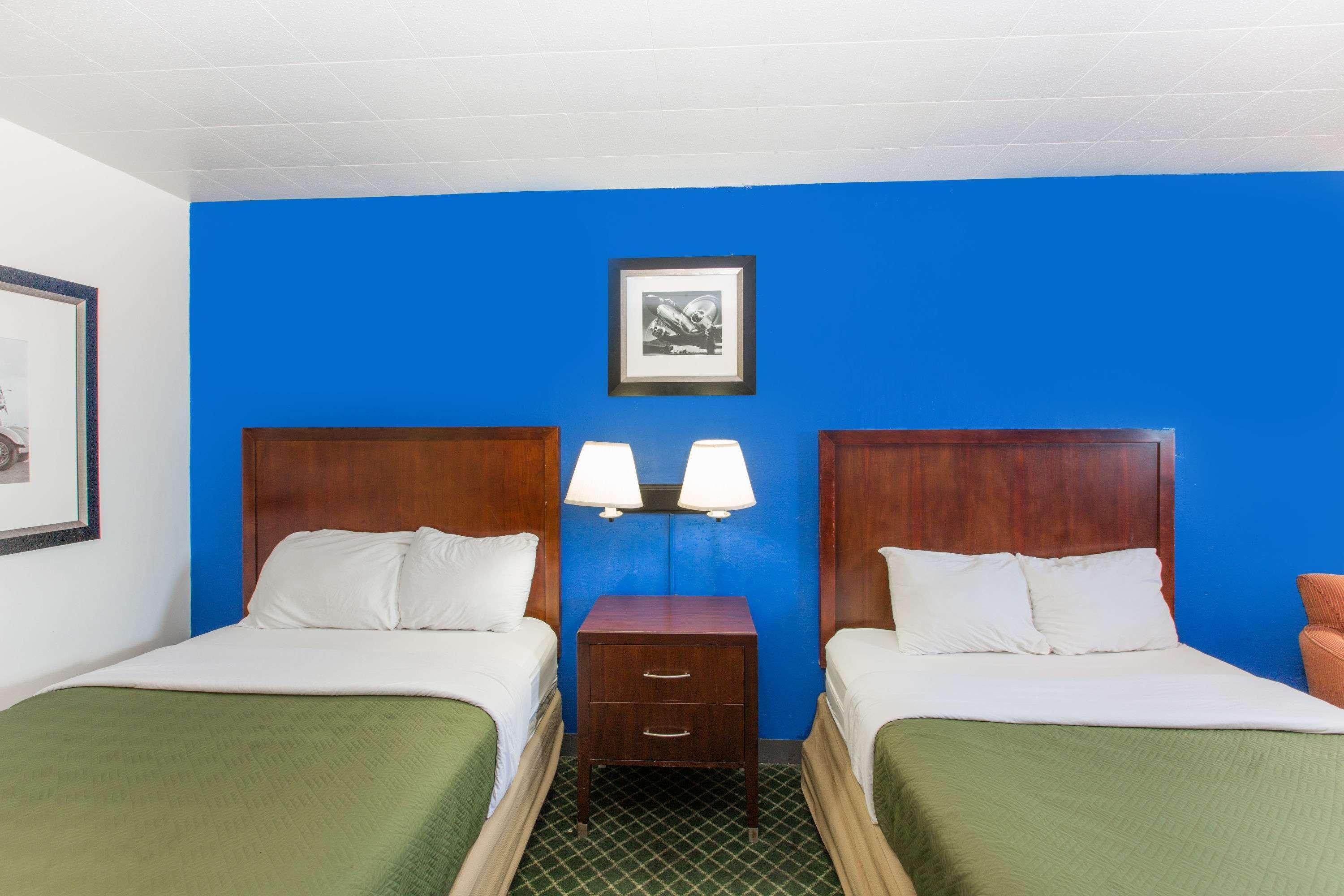 Travelodge By Wyndham Great Bend Exterior foto