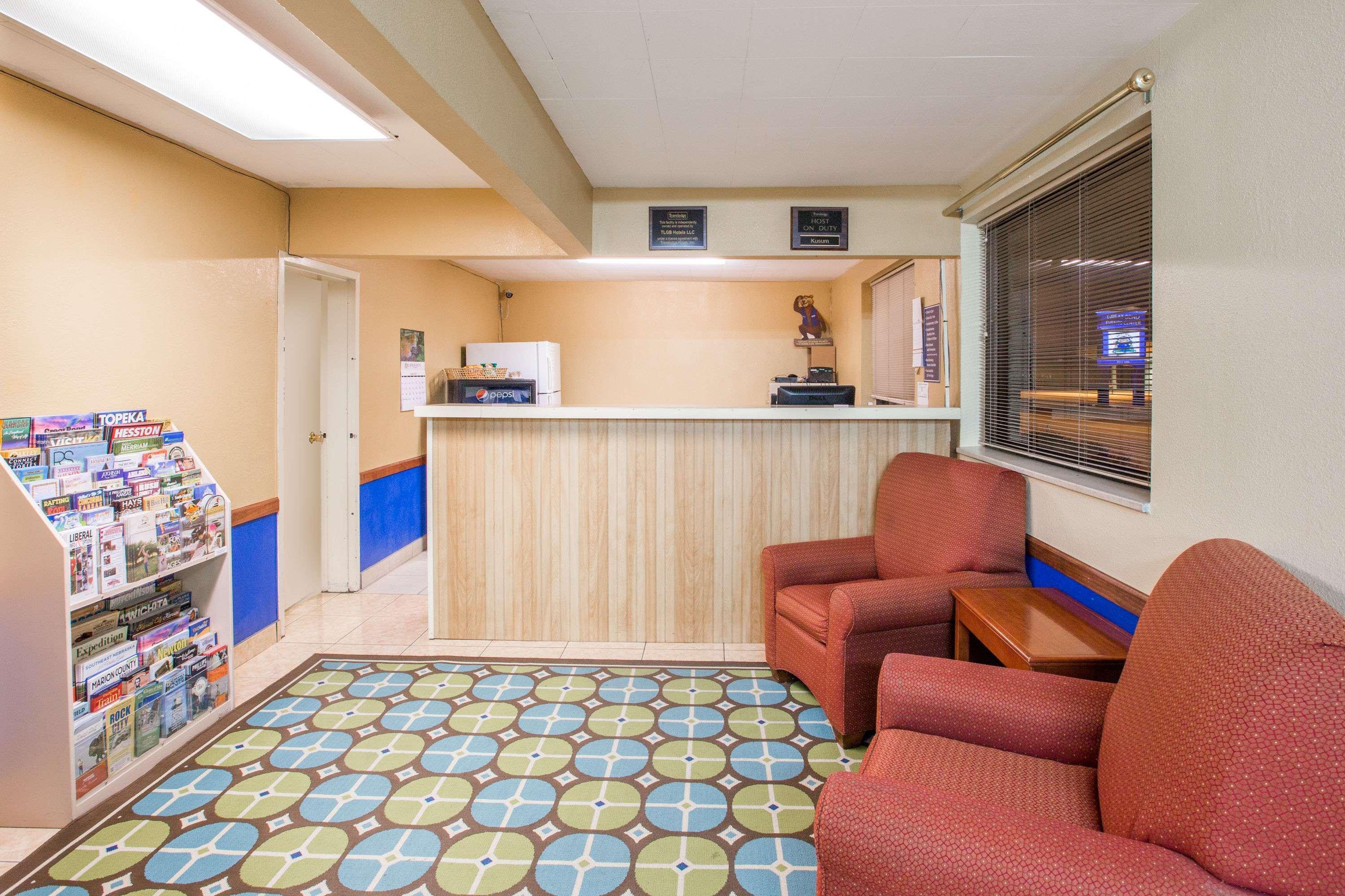 Travelodge By Wyndham Great Bend Exterior foto