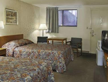 Travelodge By Wyndham Great Bend Exterior foto